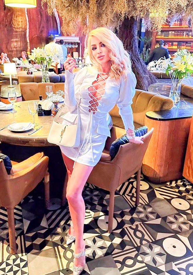 beautiful singles Anna