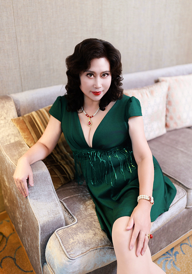 عزاب جميلات Yafang (Fang)