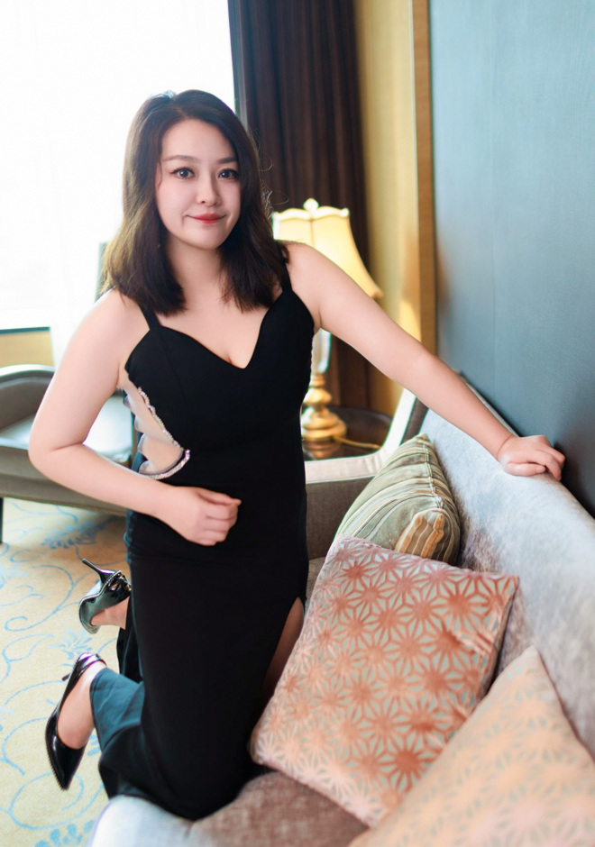 魅力的なシングルJianfen (Fen)