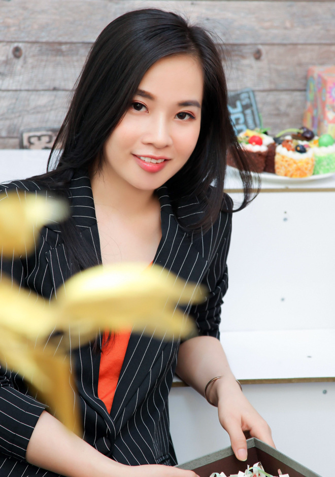 عزاب جميلات Huong Ly (Ly)