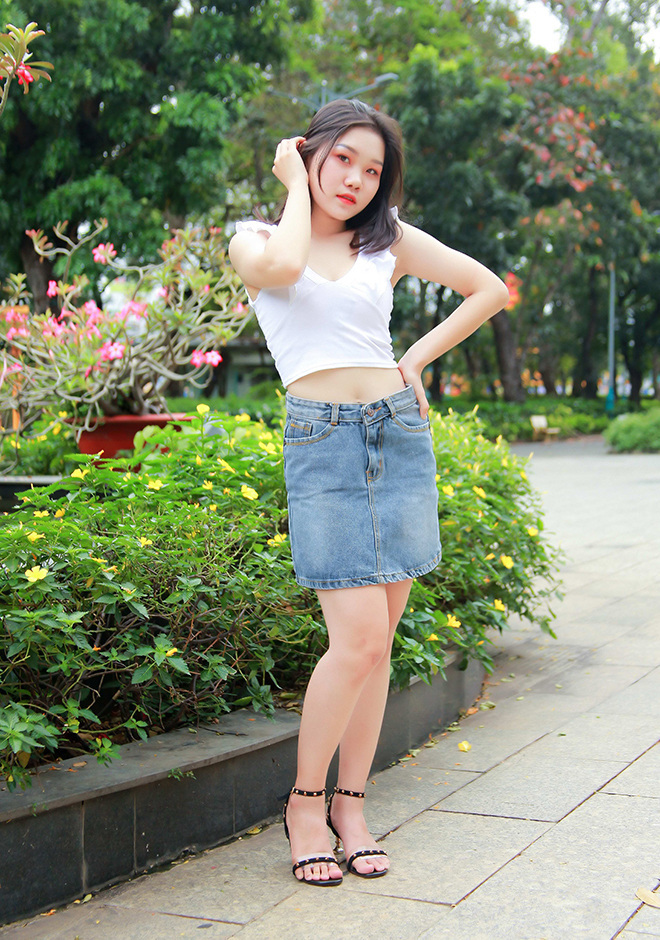 beautiful singles Thi Thuy Vy (Vy)