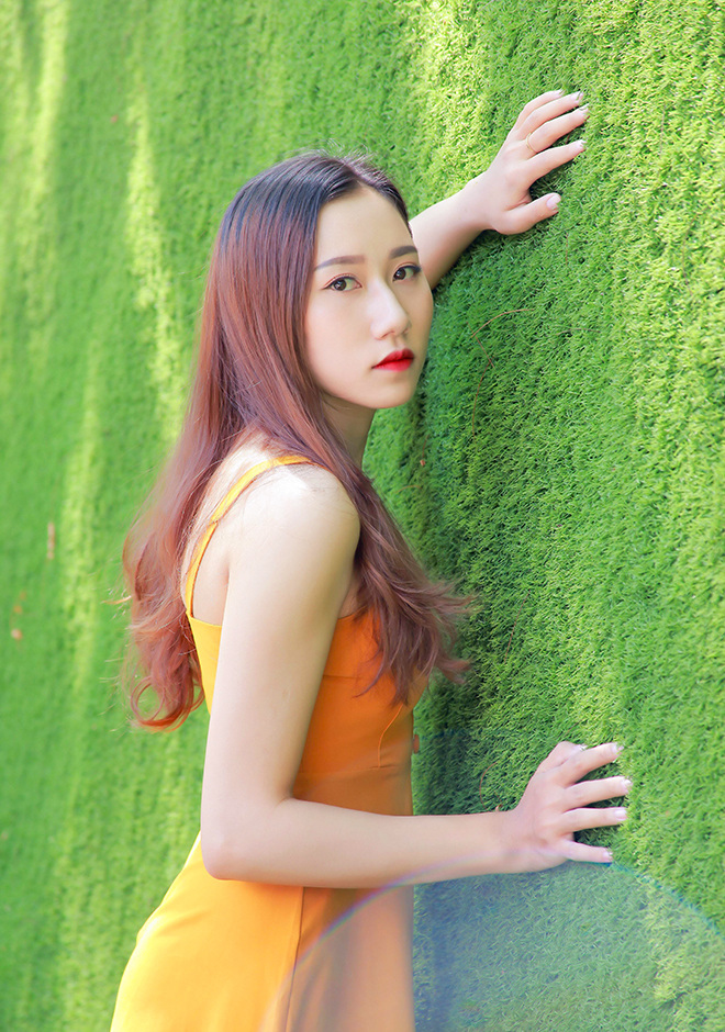 beautiful singles Thi Thu Huong (Huong)