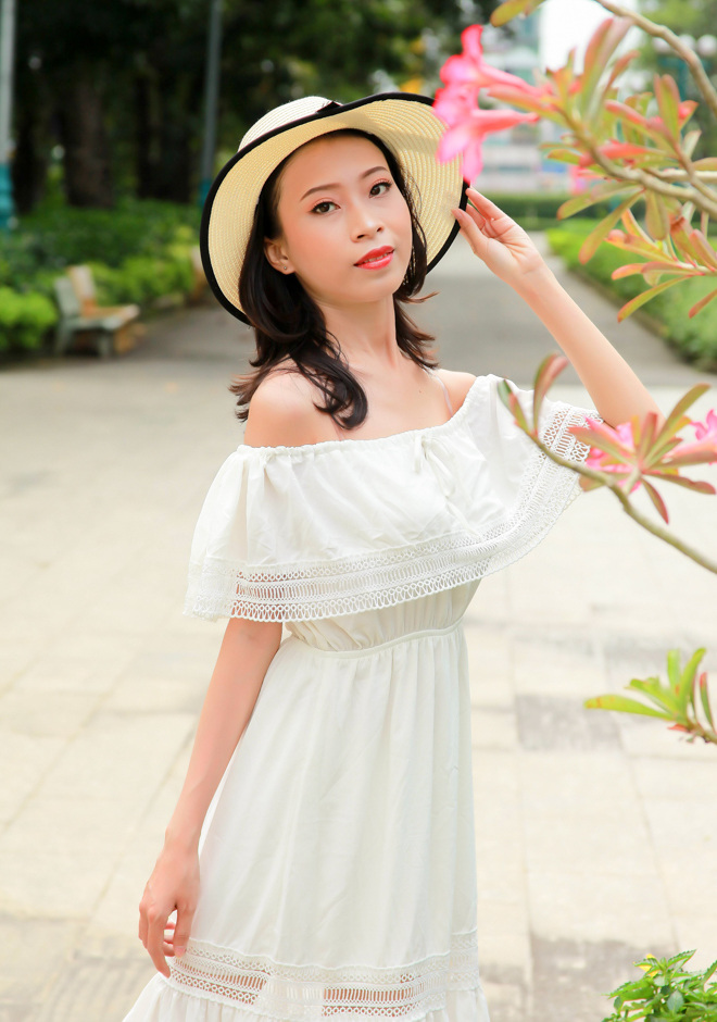 beautiful singles Thi Tra Giang (Giang)