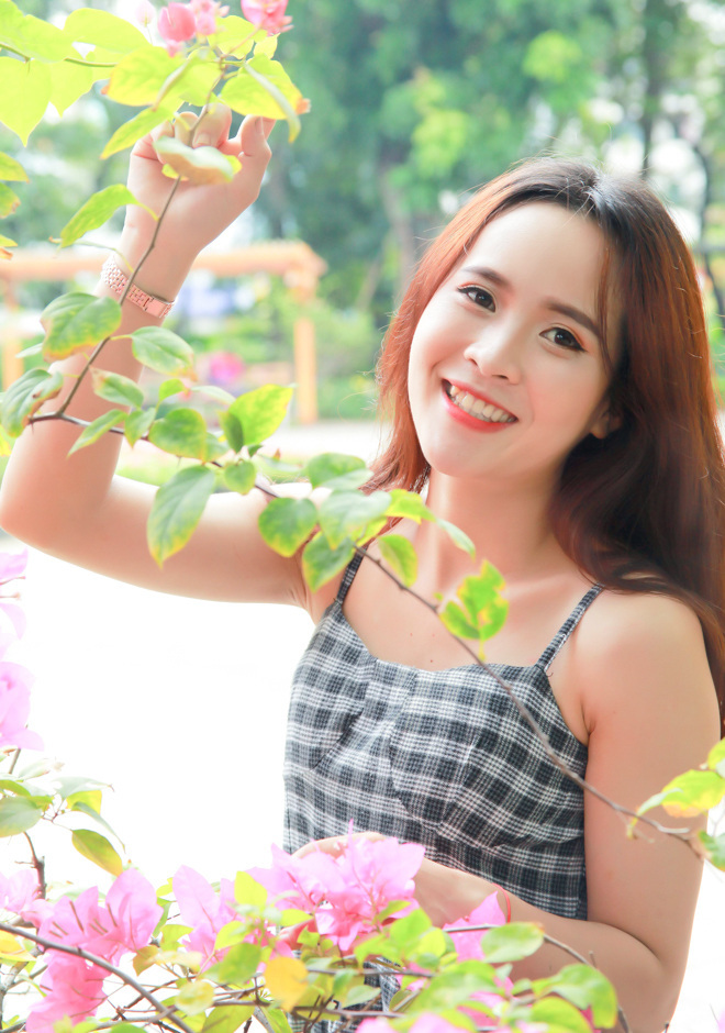 mooie single Thi Thuy Linh (Linh)