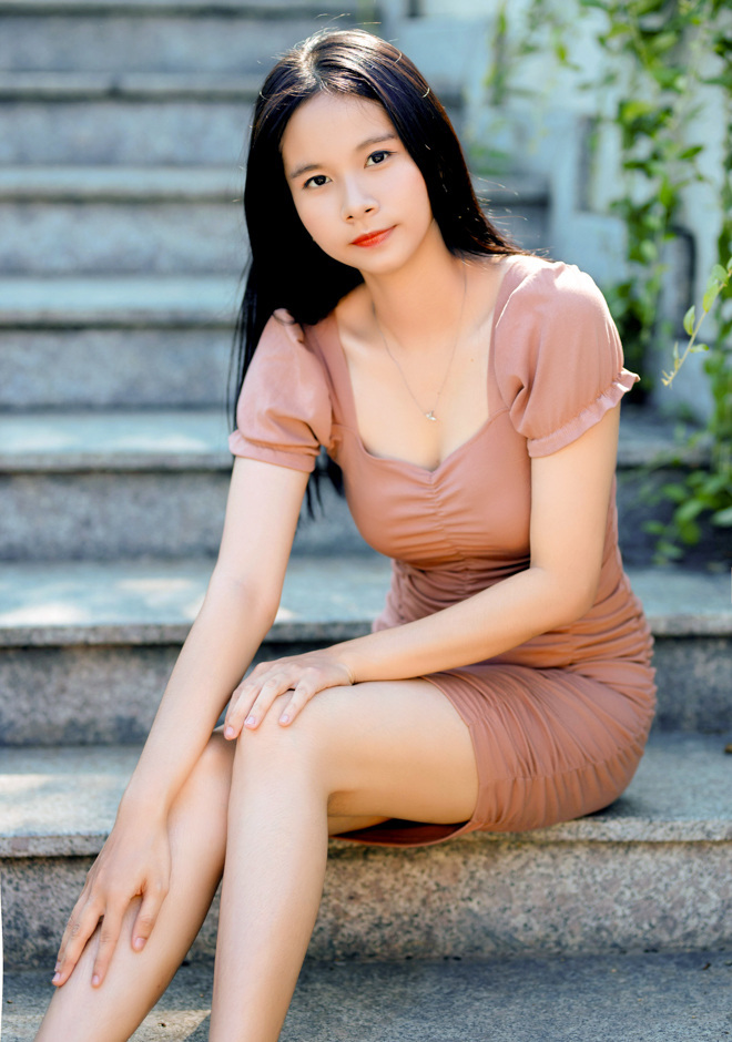 beautiful singles Ngoc Minh Tho (Tho)