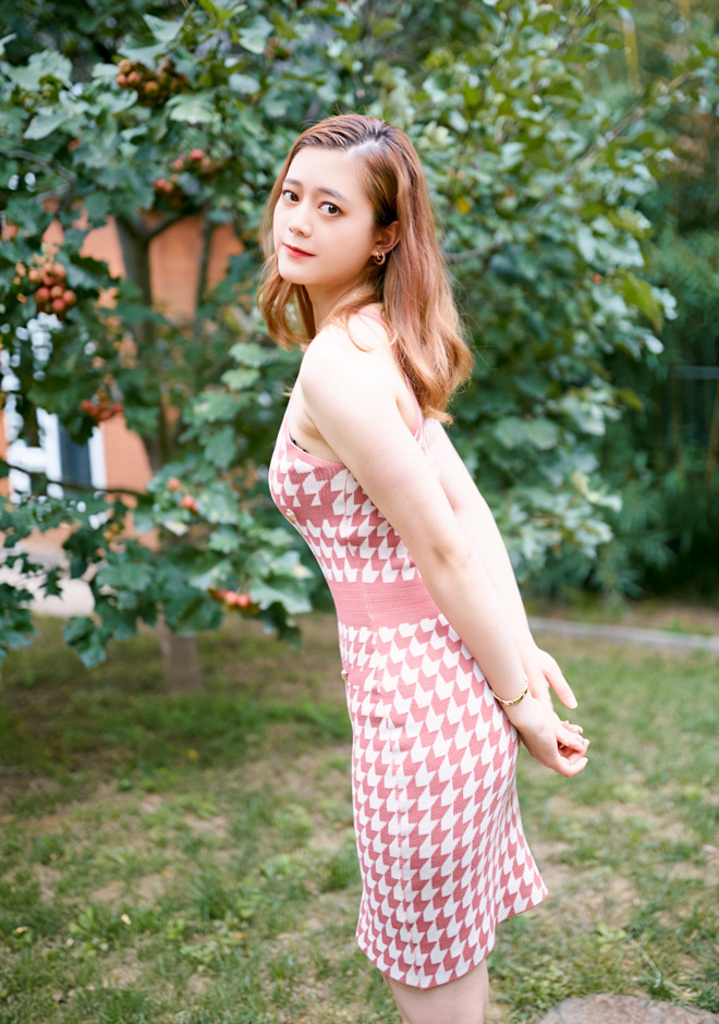 عزاب جميلات Xiaohong (Hong)