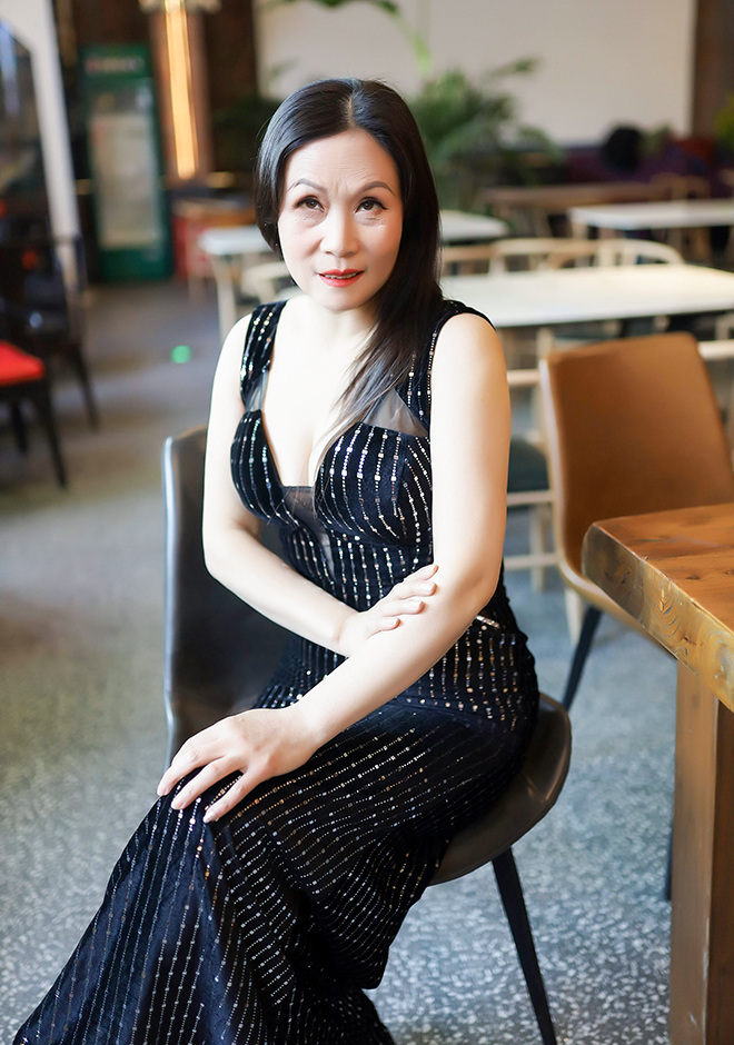 beautiful singles Weihong (Hong)