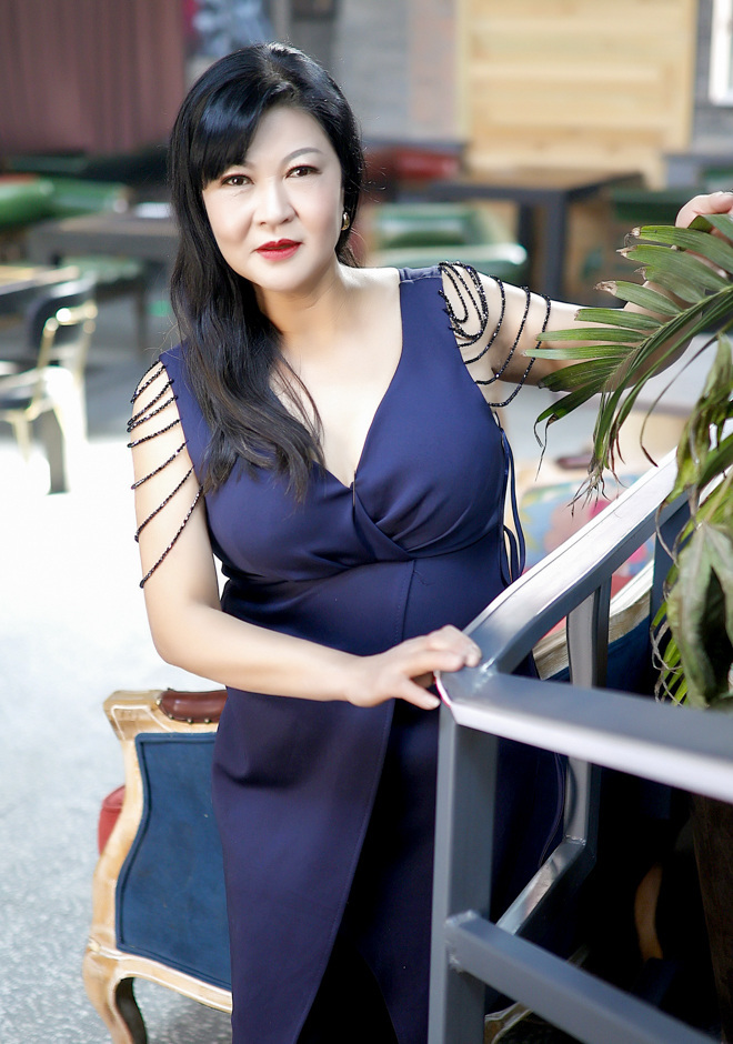 beautiful singles Junling (Ling)