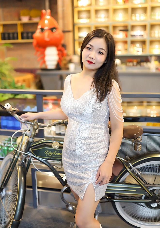 beautiful singles Linlin (Lin)