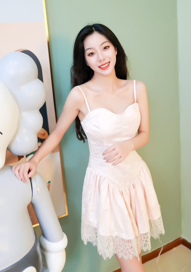 beautiful singles Yuan (Yuan)