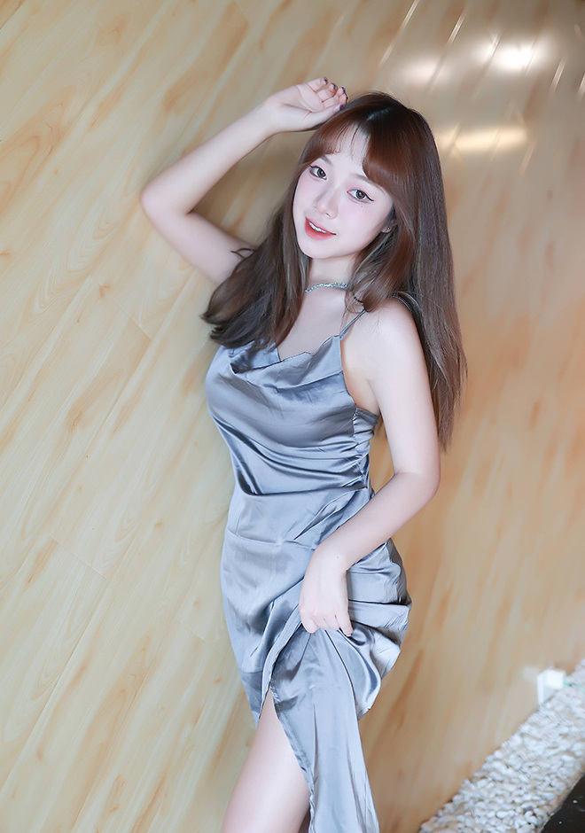 beautiful singles Xinyi (Yi)