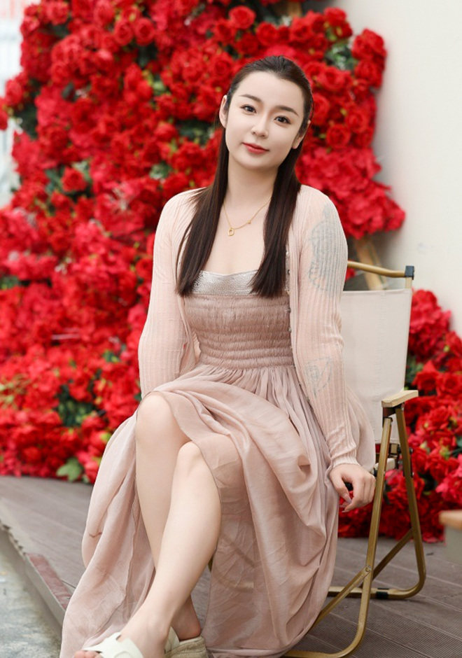 beautiful singles Lu Ze (Zoe)