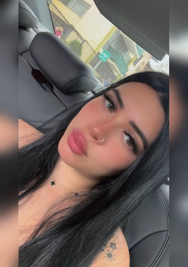 beautiful singles Laura