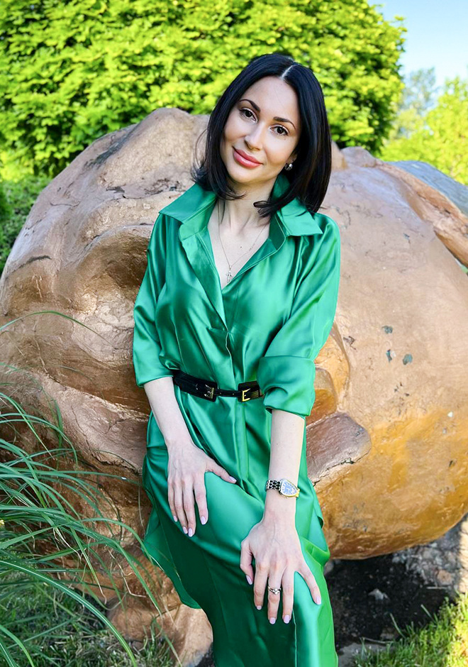 عزاب جميلات Iryna