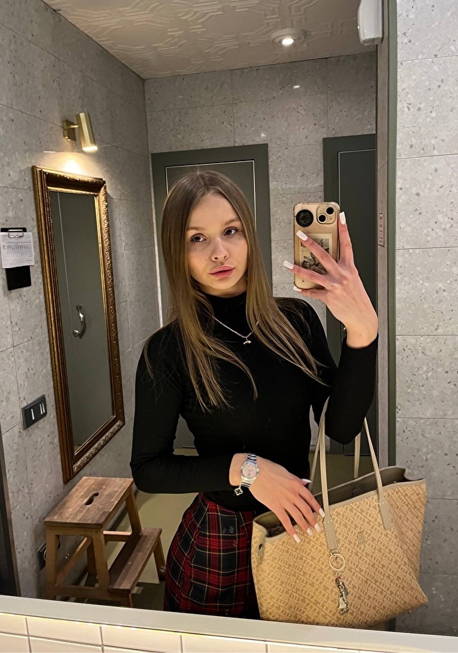 beautiful singles Renata