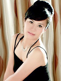 Asian woman Yuzhen (Fiona) from Zhanjiang, China