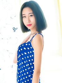 Asian woman Xinyi (Eve) from Shenyang, China