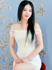 Asian woman Liying (Lily) from Dlian, China