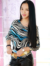 Asian woman Yuhang (Molly) from Shenyang, China