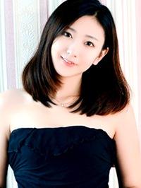 Asian woman WeiJiao (Daisy) from Dandong, China