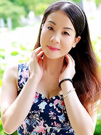 Asian woman Yuwen from Nanning, China