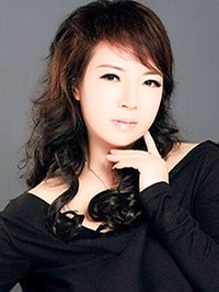 Asian woman ju (Gigi) from Shenzhen, China