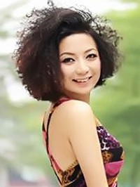 Asian woman Peiming (Peggy) from Shenzhen, China
