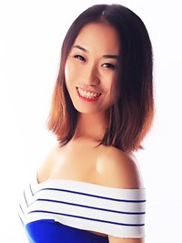 Asian woman Ling (Lucy) from Shenzhen, China