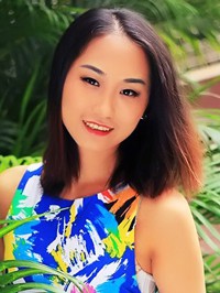 Asian woman Ling (Lucy) from Shenzhen, China