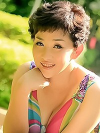 Asian single Lingling (Linda) from Shenzhen, China