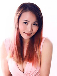 Asian woman Xuehuan (Sara) from Guangzhou, China