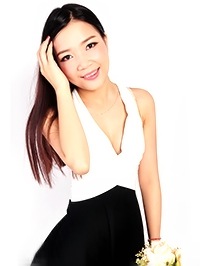 Asian single Weiwen (Vivi) from Guangzhou, China