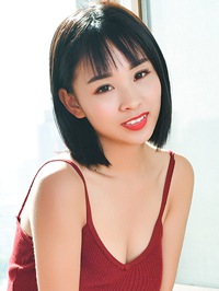 Asian woman Xiaoxue (Pearl) from Shenyang, China