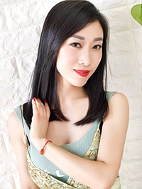 Asian woman Haina (Lynn) from Shenyang, China