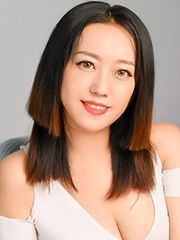 Asian woman Peishan from Shenyang, China