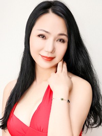 Asian woman Wayne from Guangzhou, China