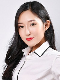 Asian woman Xin (Sarah) from Anshan, China