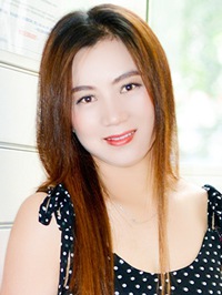 Asian woman Fengying (Yvonne) from Tieling, China