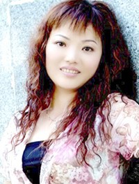 Asian woman Zihong from Zhuhai, China
