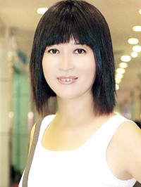 Asian woman Zhaoxia (Fiona) from Zhuhai, China