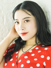 Asian woman Jiayi (Lucy) from Qinghai, China