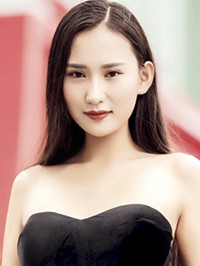 Asian woman Yuchen from Changsha, China