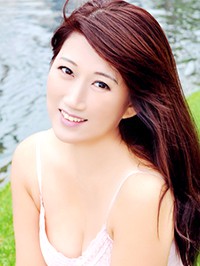 Asian woman Haihong from Fushun, China
