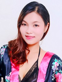 Asian single Huan from Changsha, China