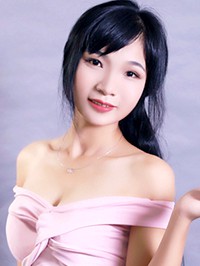 Asian woman Yan from Changsha, China