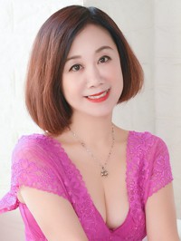 Asian woman Ying (Yolanda) from Shenyang, China