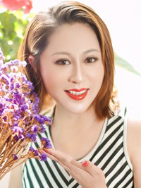 Asian single Feiluan (Ingrid) from Fushun, China