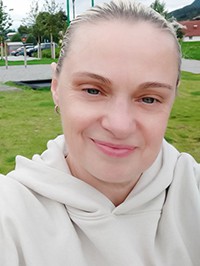 Ukrainian woman Elena from Nordfjordeid, Norway