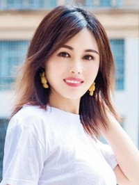 Asian woman XiaoFang from Shangqiu, China