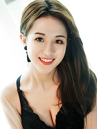 Asian woman Shuhua (Anna) from Guangzhou, China